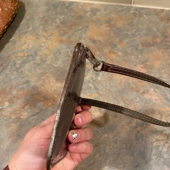 MICHAEL KORS Silver Metallic Wristlet, EUC - Picture 9 of 11